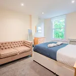 Charming Stylish Flat In The Heart Of Kensington