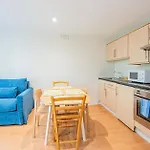 Charming Stylish Flat In The Heart Of Kensington