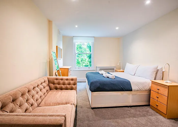 Charming Stylish Flat In The Heart Of Kensington